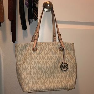 Michael Kors JetSet Tote